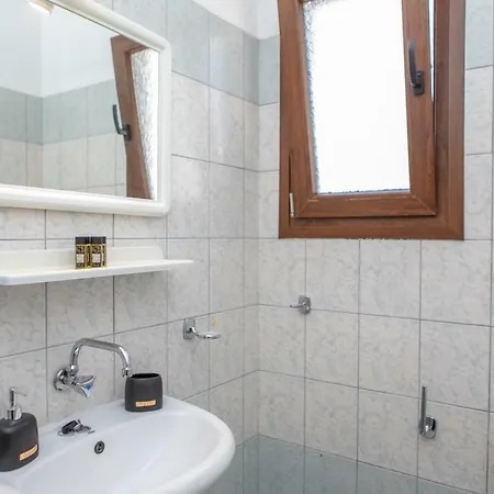 Tolakis Apartment